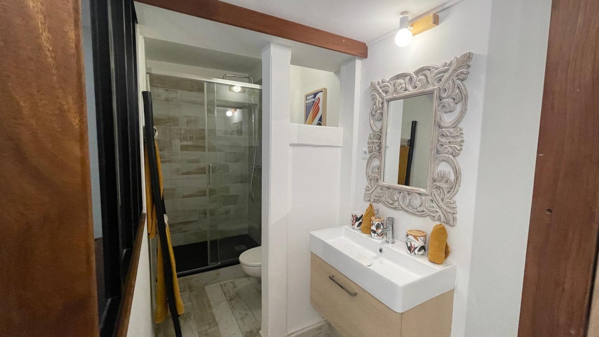 Island Escape, Marina Paradise & Beach Adventures Cul de Sac Ngoại thất bức ảnh