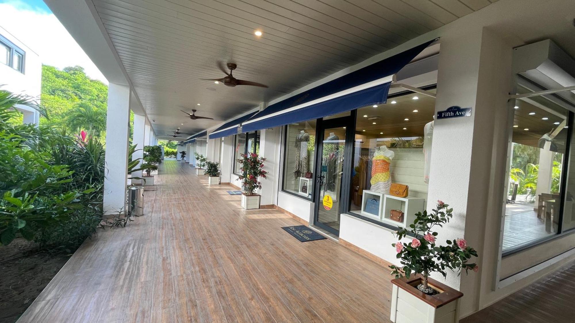 Island Escape, Marina Paradise & Beach Adventures Cul de Sac Ngoại thất bức ảnh