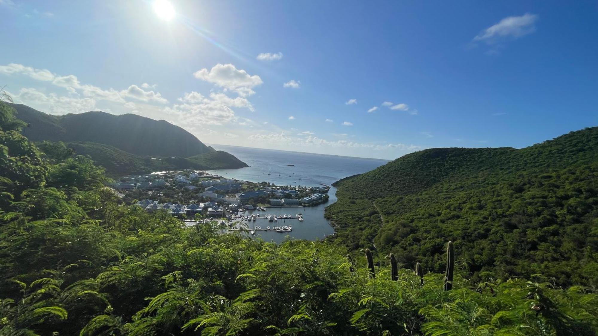 Island Escape, Marina Paradise & Beach Adventures Cul de Sac Ngoại thất bức ảnh
